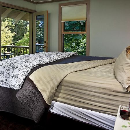 הוד ריבר Old Parkdale Inn Bed And Breakfast מראה חיצוני תמונה