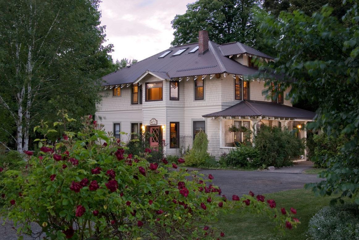הוד ריבר Old Parkdale Inn Bed And Breakfast מראה חיצוני תמונה
